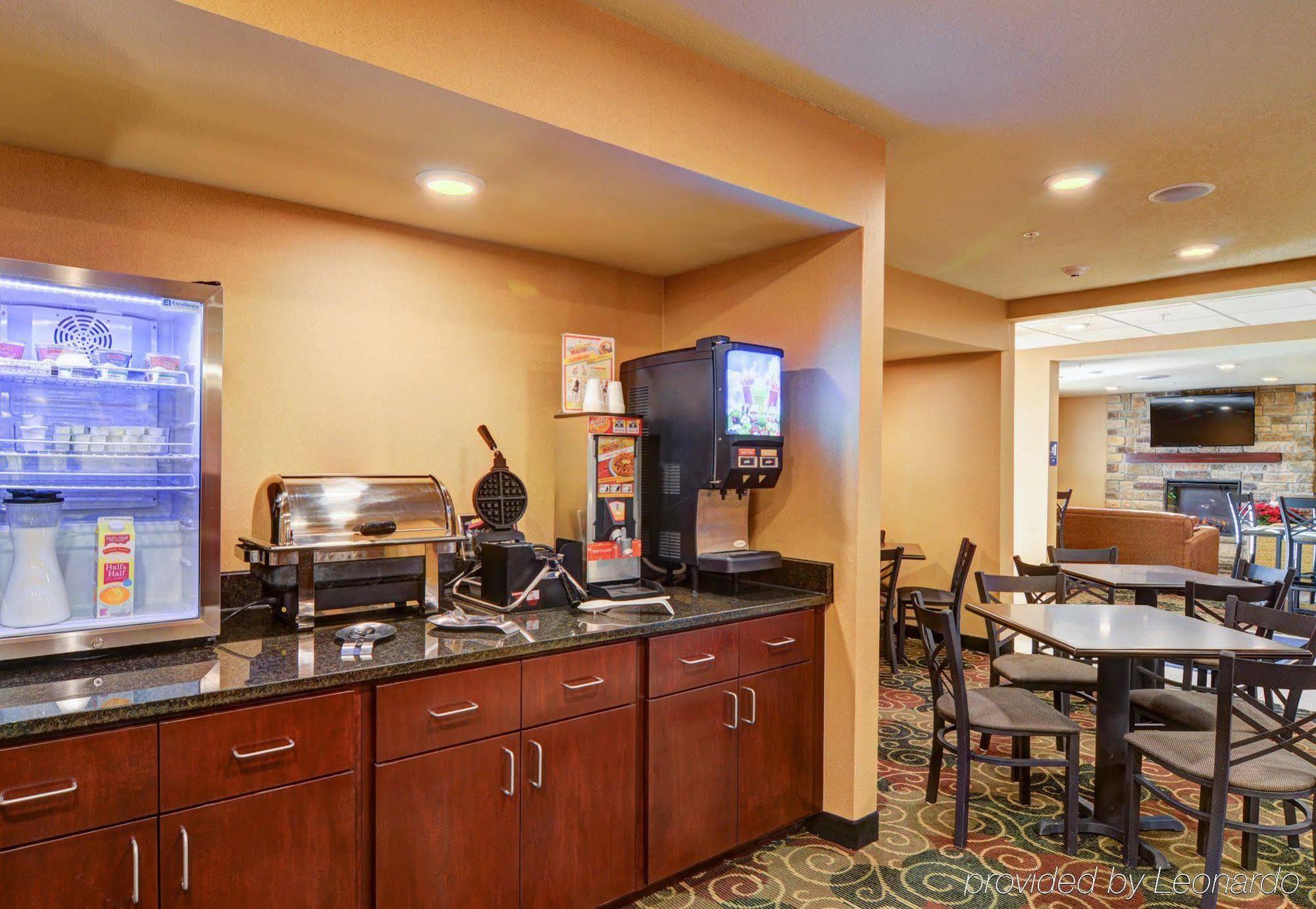 Cobblestone Hotel & Suites - Punxsutawney Exterior photo